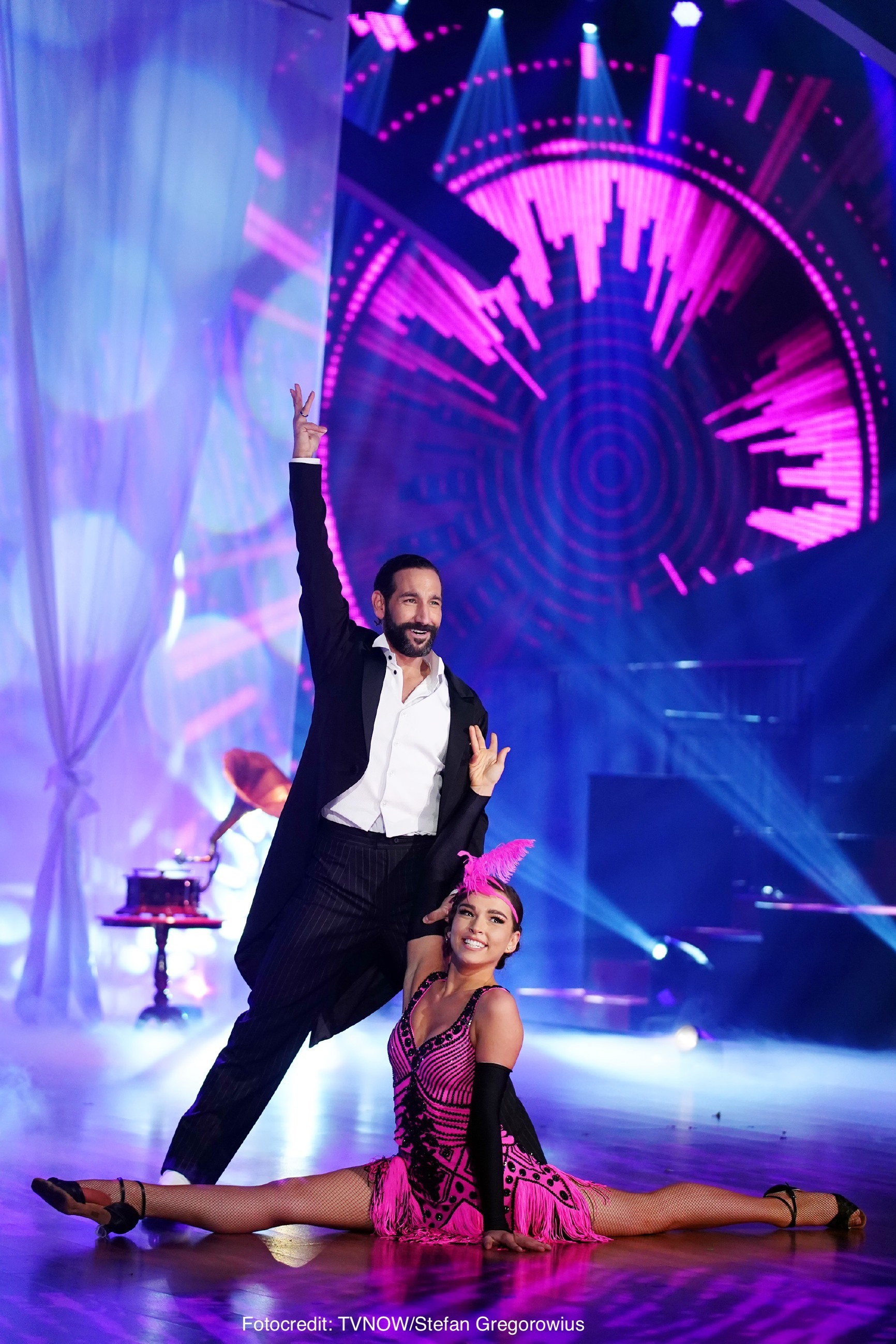  Lili Paul-Roncalli und Massimo Sinató bei RTL Let's Dance 2020 Folge 9