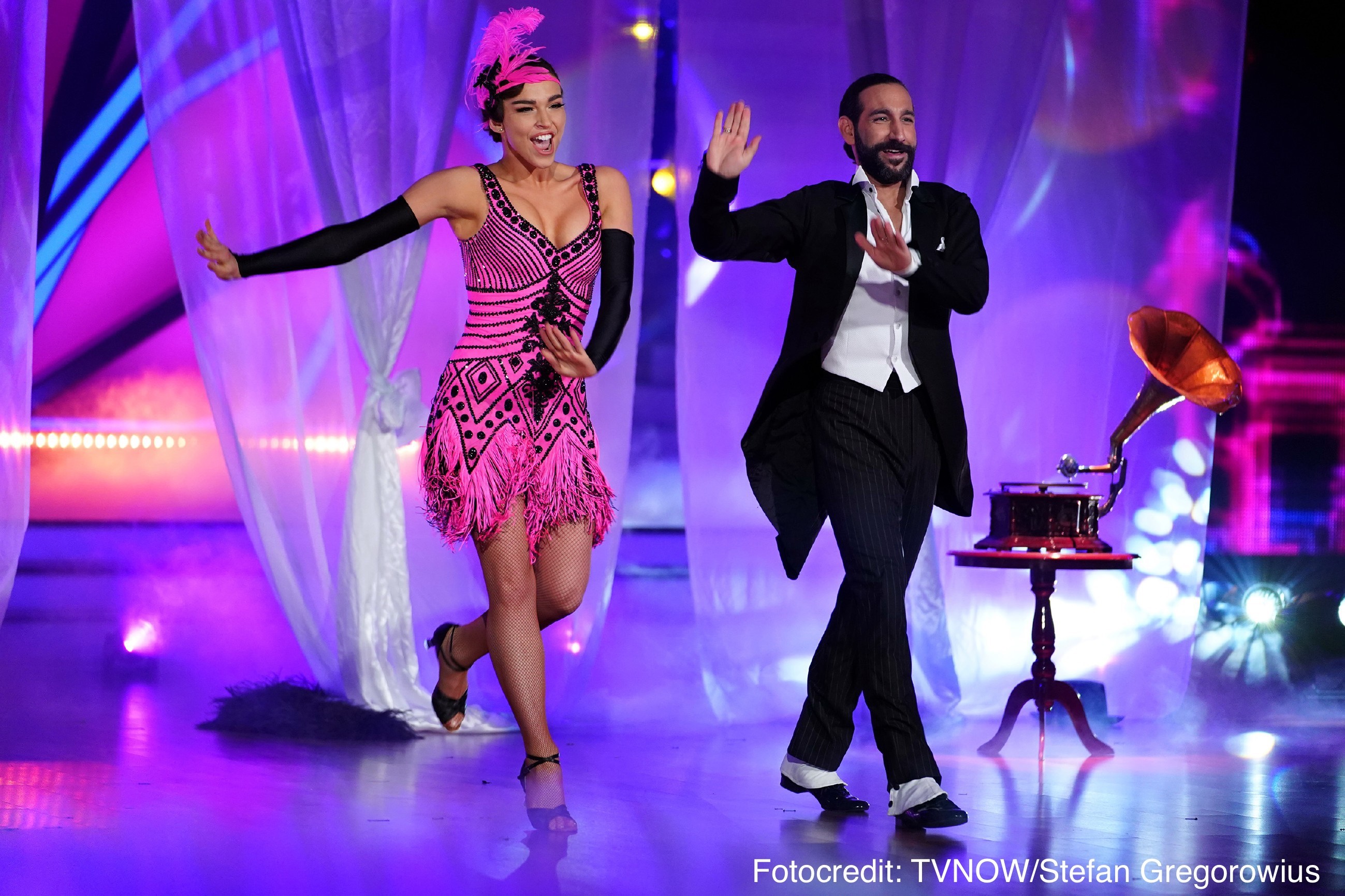  Lili Paul-Roncalli und Massimo Sinató bei RTL Let's Dance 2020 Folge 9