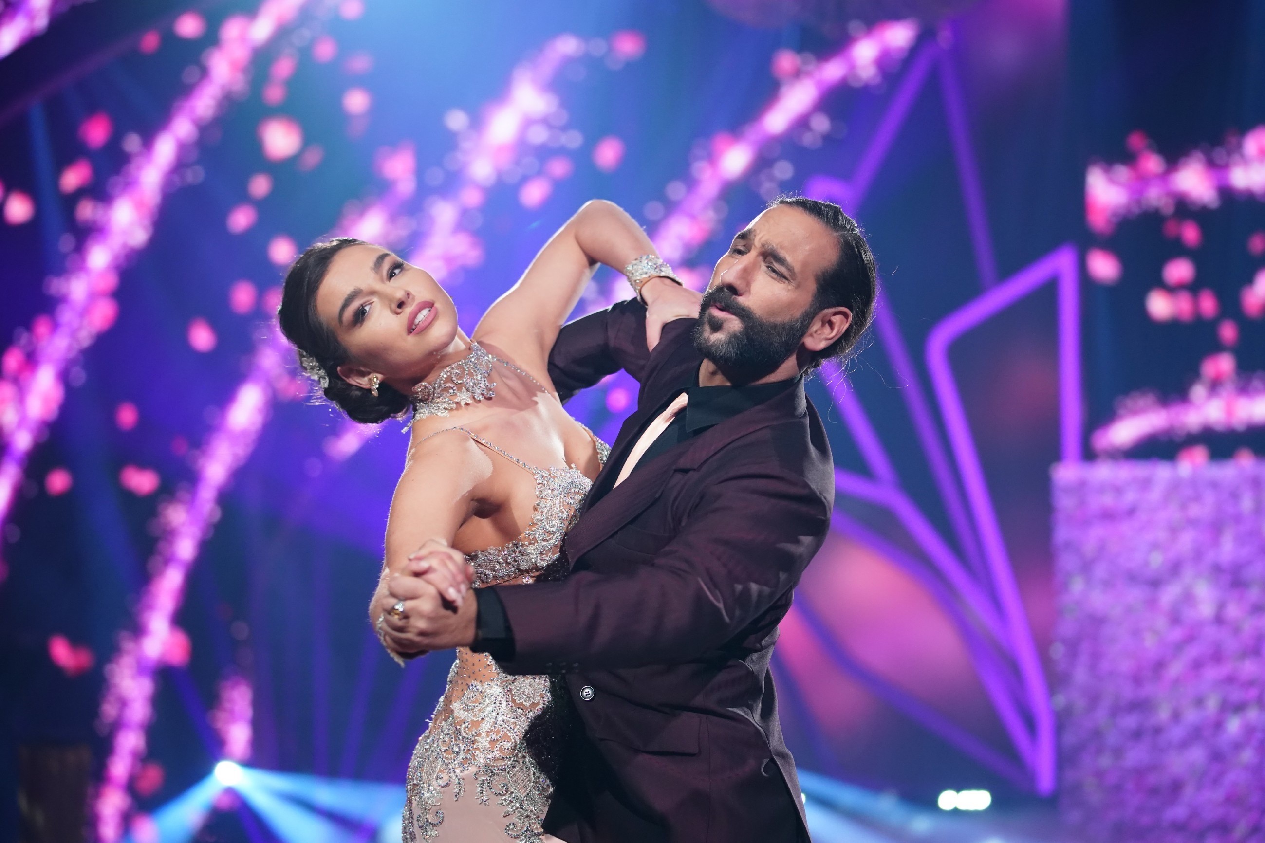 Lili Paul-Roncalli und Massimo Sinató bei RTL Let's Dance 2020 Folge 3